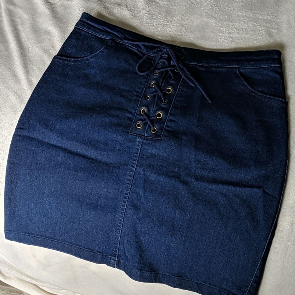 FOREVER 21 | denim mini skirt size small